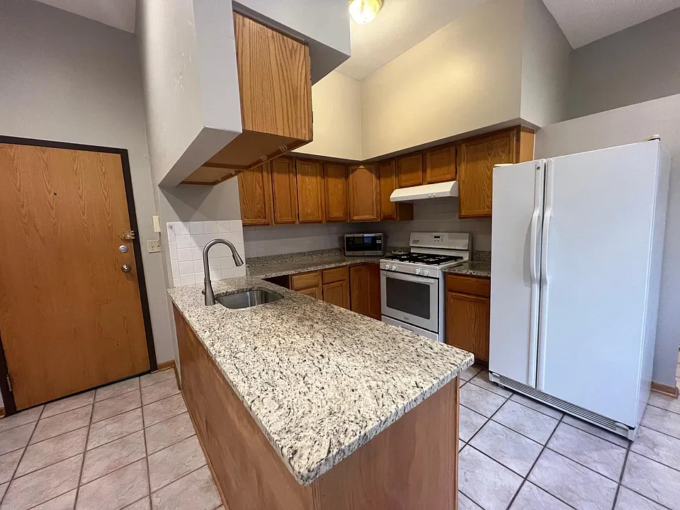 1114 W Armitage Ave #3R