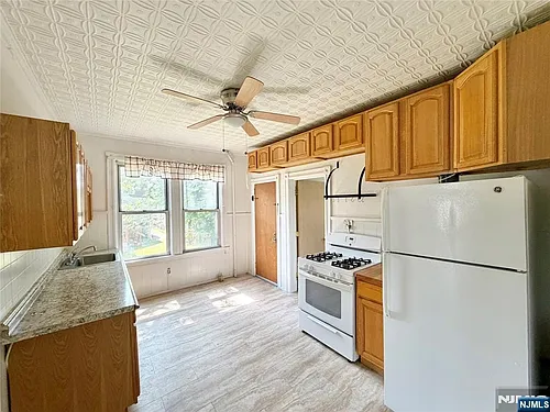 4 Swaine Pl #A Photo 1