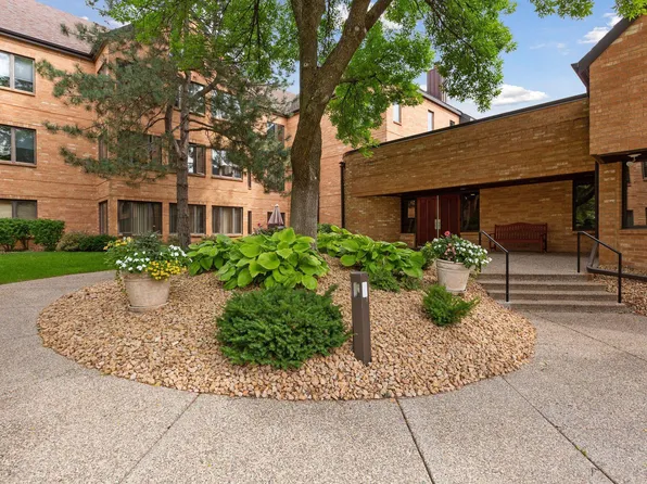 1830 Eagle Ridge Dr APT 3005, Mendota Heights, MN 55118