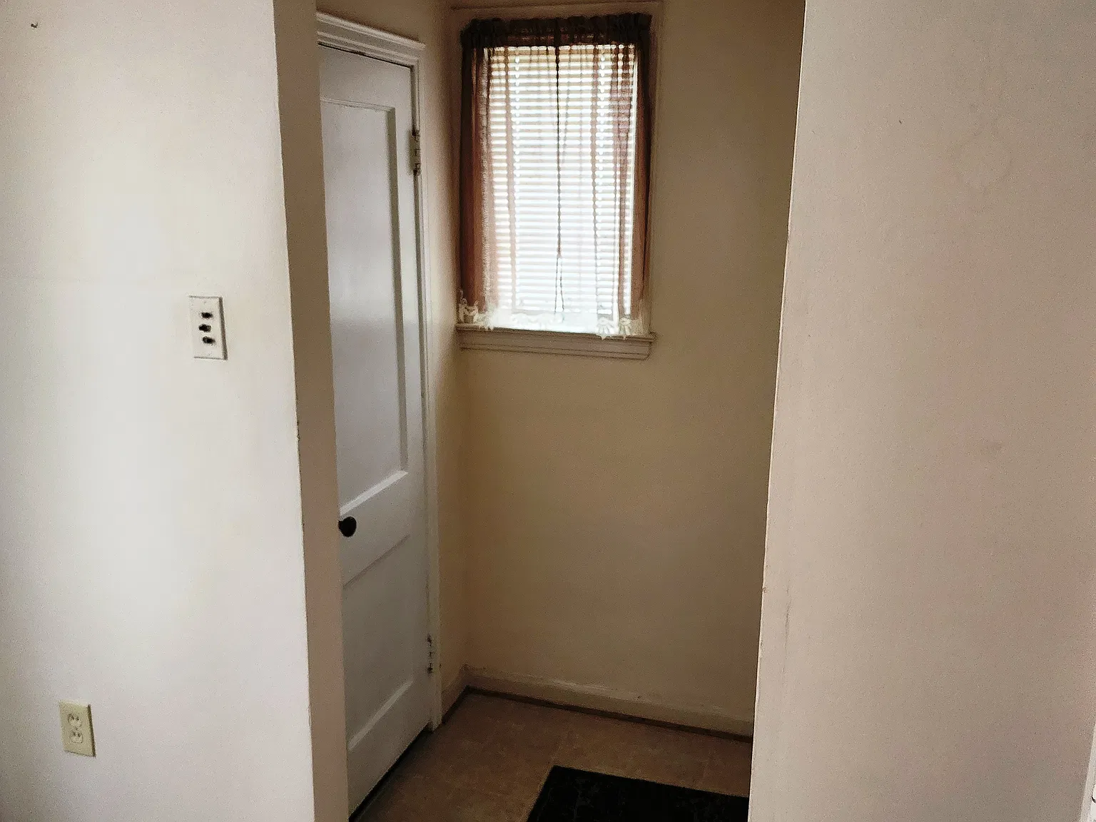 2 bed, 850 sqft, $1,200 — Photo 3