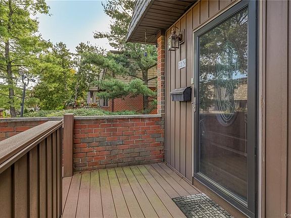 5th image of 22 N Heritage Dr