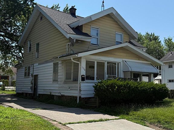 3rd image of 1730 Calumet Ave