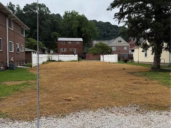 3804 Virginia Ave SE, Charleston, WV 25304