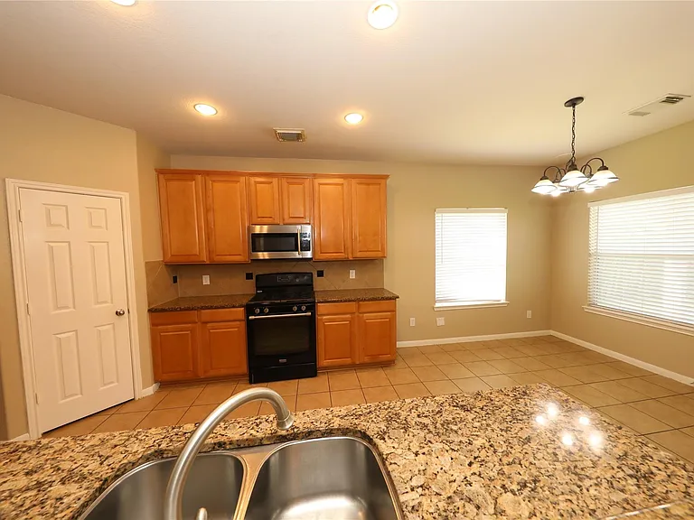 2311 Diamond Springs Dr — Photo 24