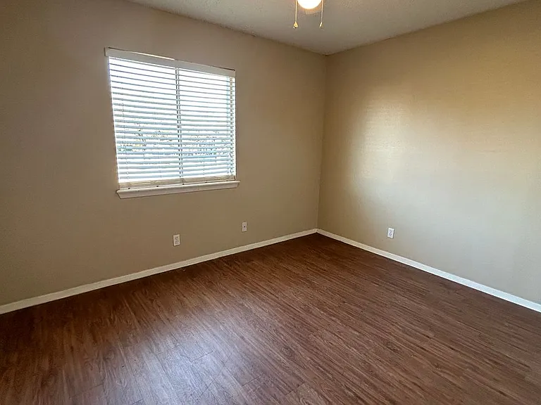 7208 Creekside Dr #D — Photo 12