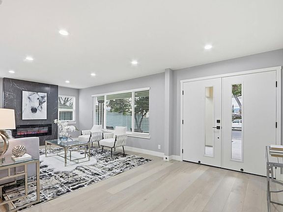 5th image of 2121 Francis Ave