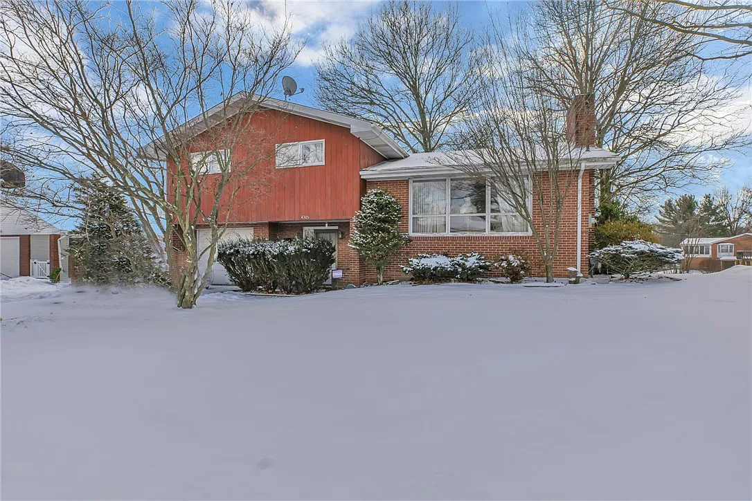4305 Beverly Dr photo 1
