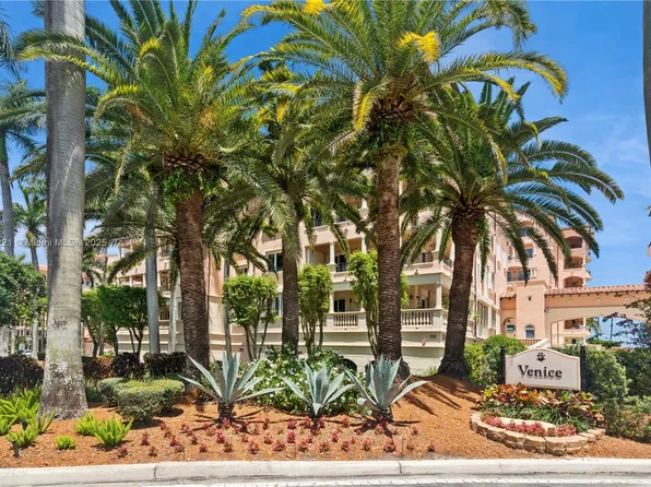 13645 Deering Bay Dr Penthouse 164, Coral Gables, FL 33158