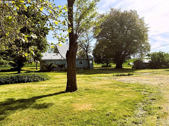 3rd image of 75938 Spring Hollow Rd