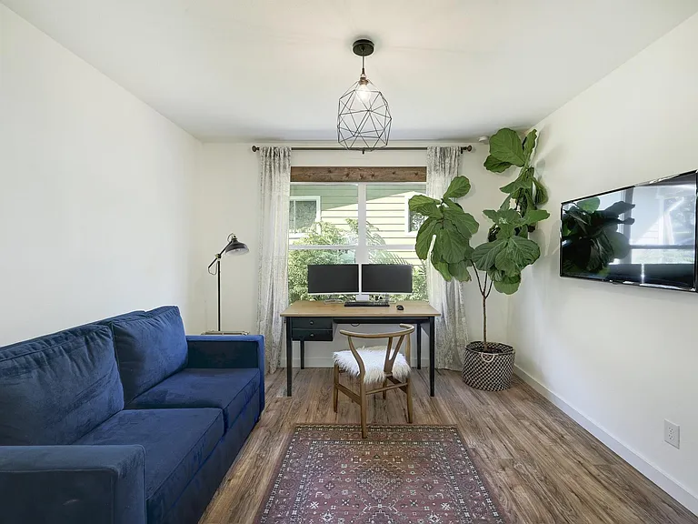 4900 Hilldale Dr — Photo 15