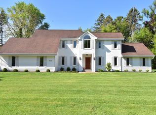 15635 Brojan Dr, Elm Grove, WI 53122