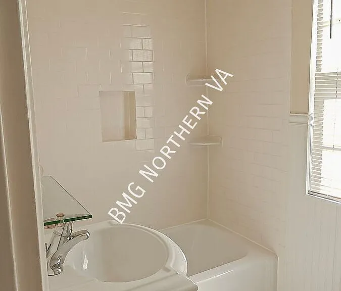 3403 Commonwealth Ave #B — Photo 9