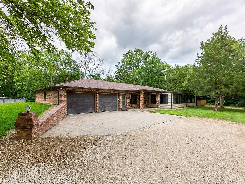 1st image of 1757 Robb Ln