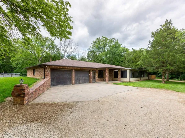 1757 Robb Ln, Perry, KS 66073