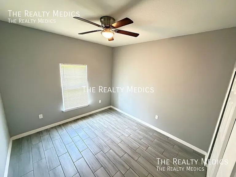 491 Ixora Ave NW — Photo 11