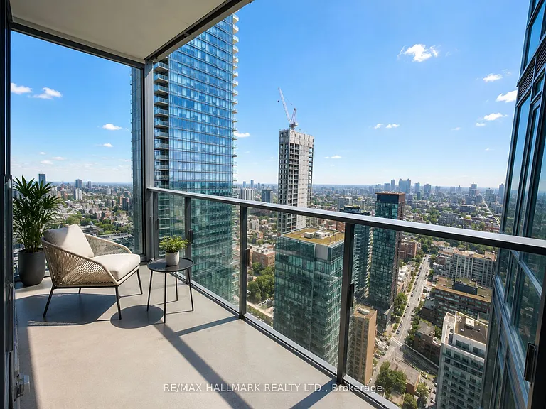 11 Yorkville Ave #3502 — Photo 13
