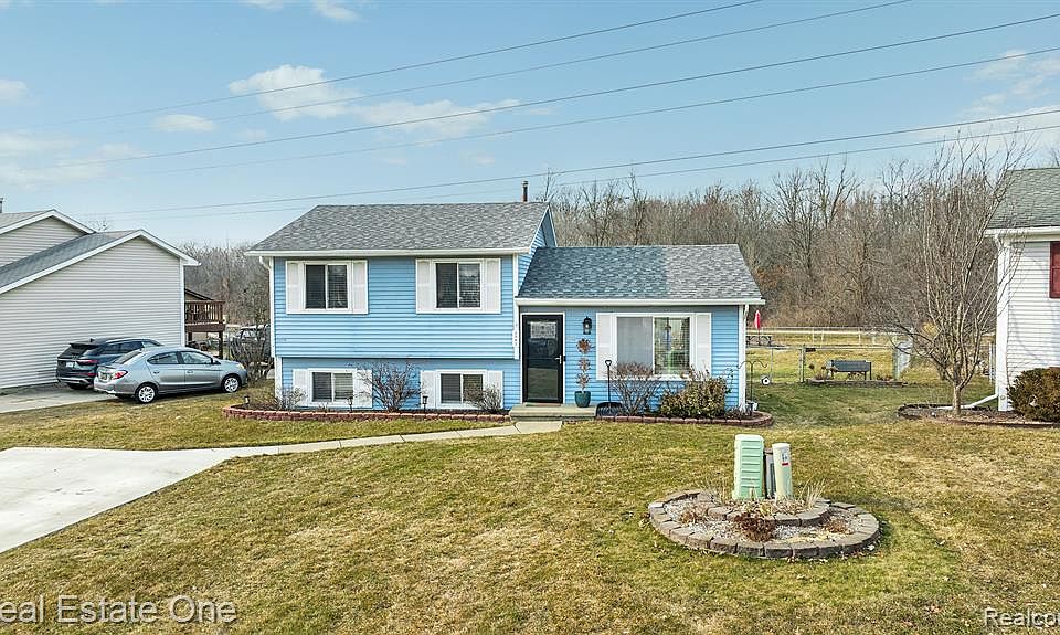 2382 Wenona Dr, Wixom, MI 48393 Zillow