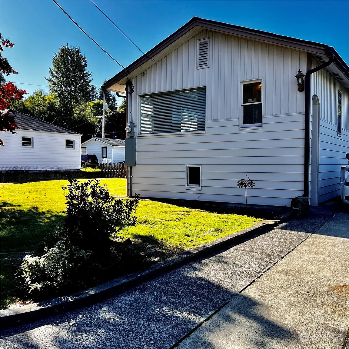 2431 Snyder Avenue photo 1