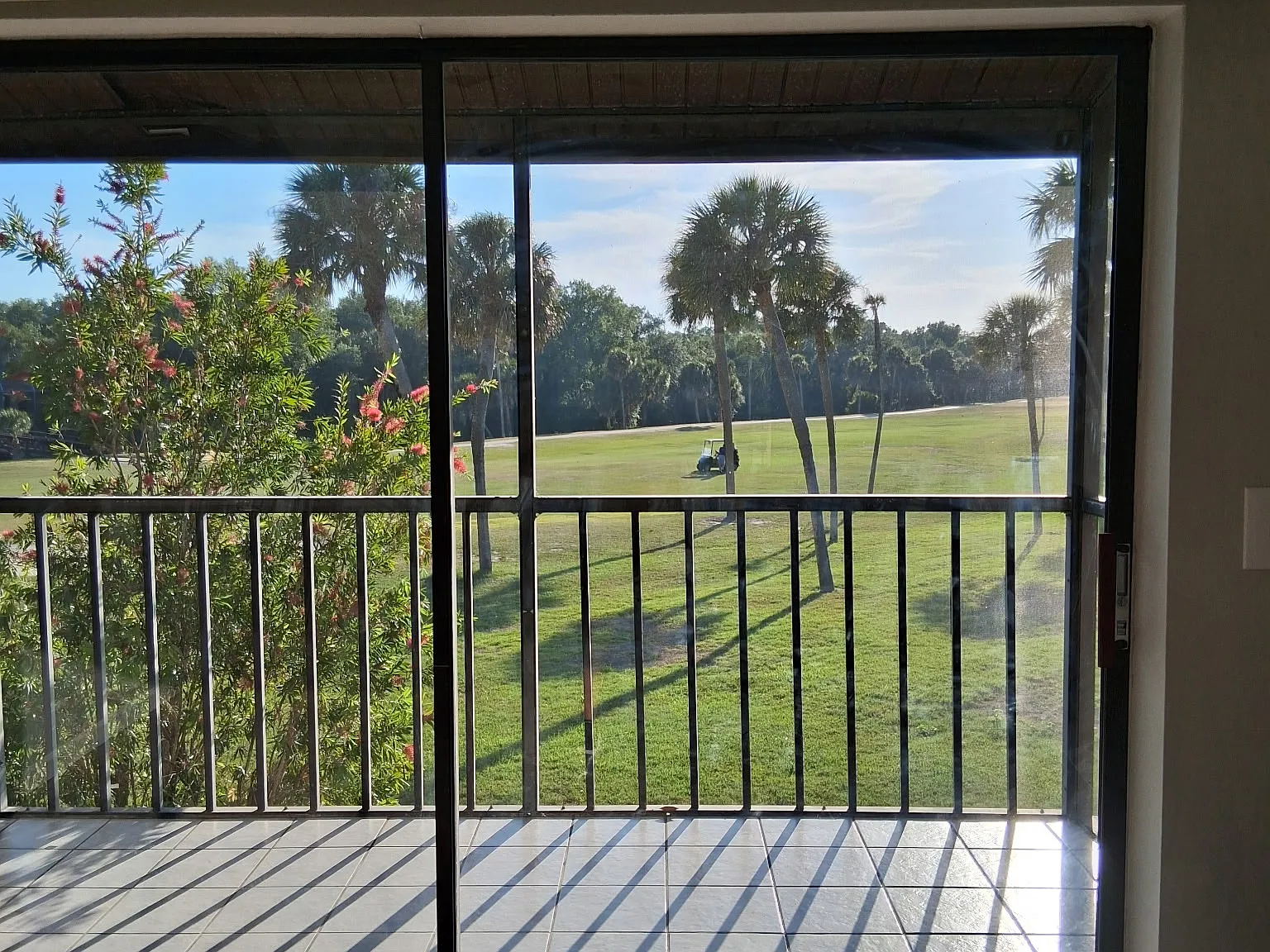 2 bed, 860 sqft, $1,600 — Photo 2