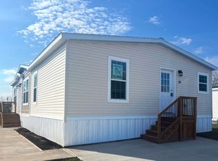 38 Oak Dr, Hamlin, NY