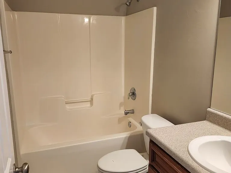 114 Miller St NE — Photo 13