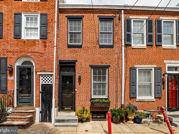 137 Monroe St, Philadelphia, PA 19147