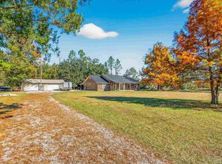 10210 S Pineville Rd, Walnut Hill, FL 32568