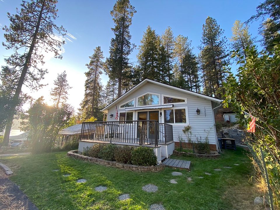 Secondary waterfront home in Newman Lake, WA