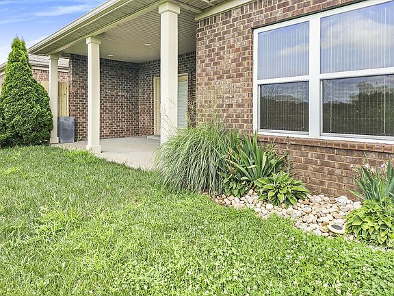 3rd image of 835 Meadowcrest Way