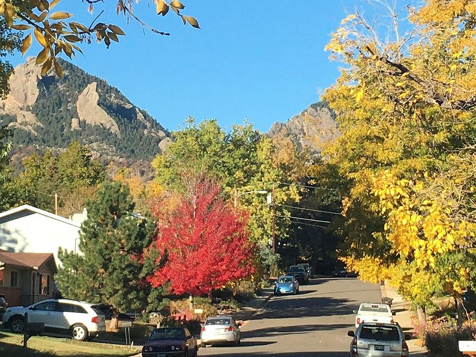 Quiet Street, great views, lots of parking. the street is one block long and not a through-street.
