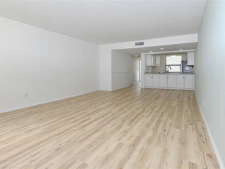 300 Woodette Dr #604 — Photo 13