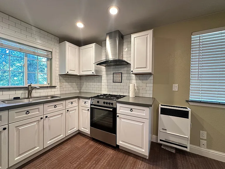 2932 Alder Dr — Photo 5