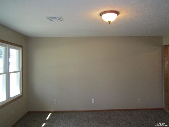 2nd image of 1520 Cheyenne Ave