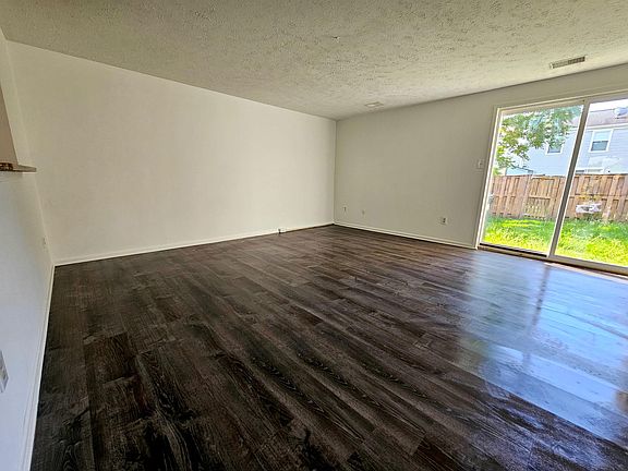 5th image of 4745 Hedrick Ln