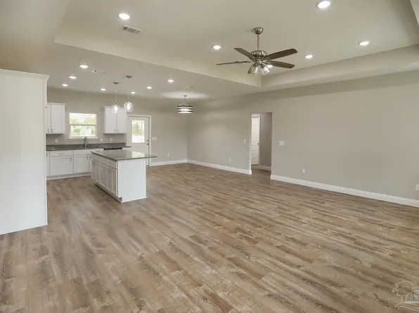 7840 Chetwood Dr, Milton, FL 32570