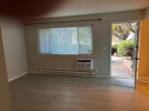 5th image of 661 Chemeketa Dr #B