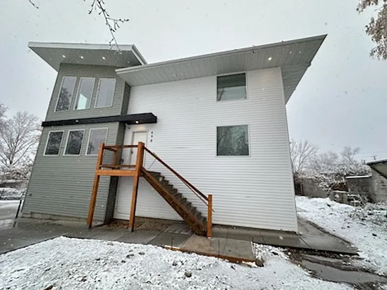 498 E Fort Union Blvd — Photo 2