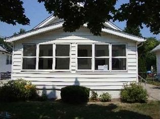 8405 Central Ave, Center Line, MI 48015