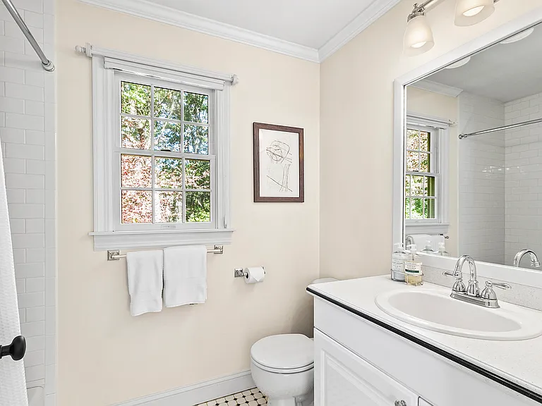 15 Mulford Ave — Photo 17