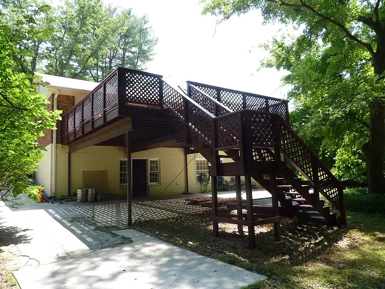 613 Densley Dr — Photo 23