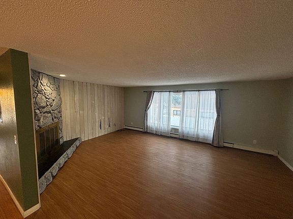 3rd image of 16 Glacier Ave