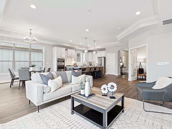 3rd image of 691 Tamarind Dr