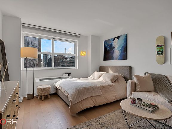 4th image of 500 W 30th St APT 23G