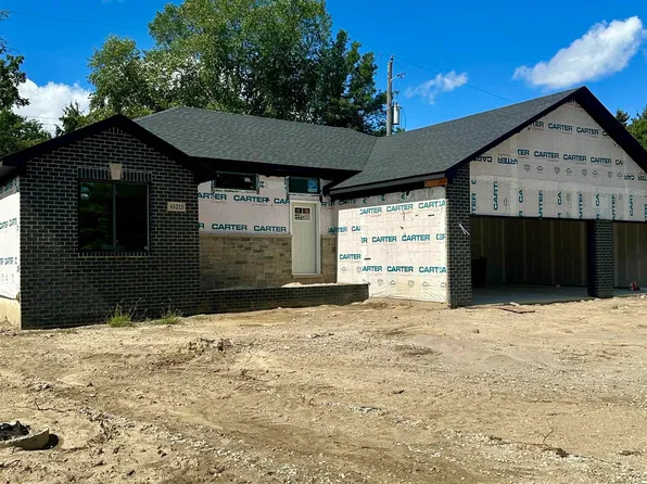45215 Fairchild Rd, Macomb, MI 48042