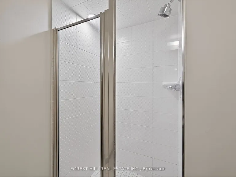 135 Village Green Sq #3125 — Photo 19