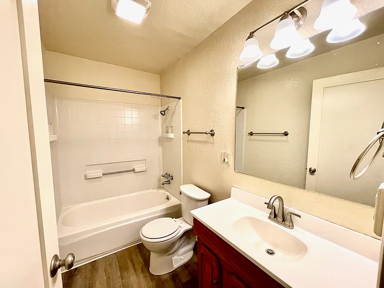 3638 E 1st St #NA — Photo 12