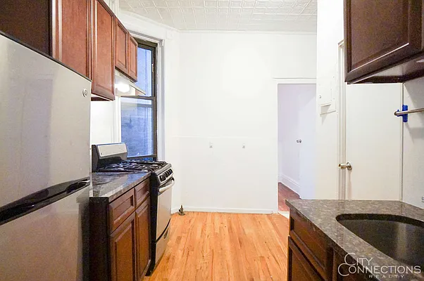 Rented by City Connections Realty | media 18