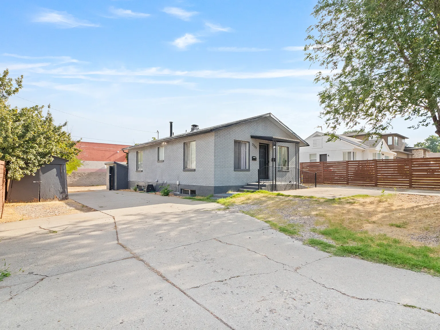 3 bed, 950 sqft, $1,785 — Photo 2