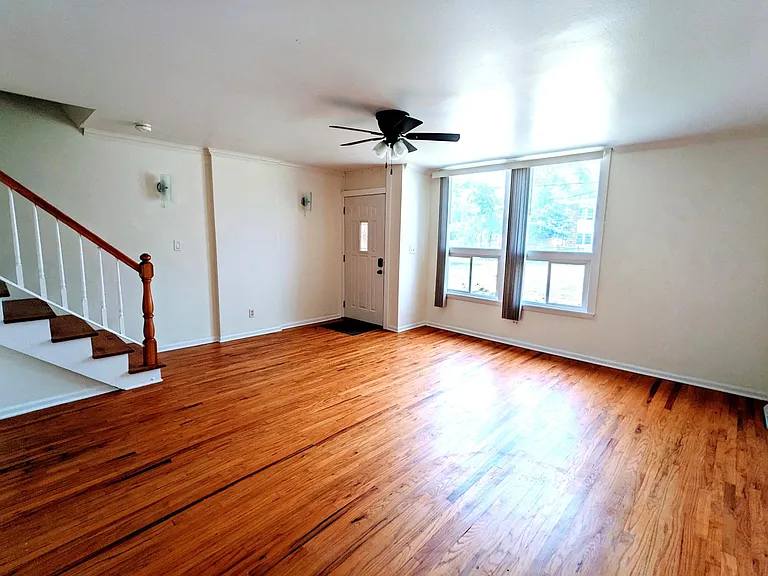 2129 Ash St #D — Photo 6