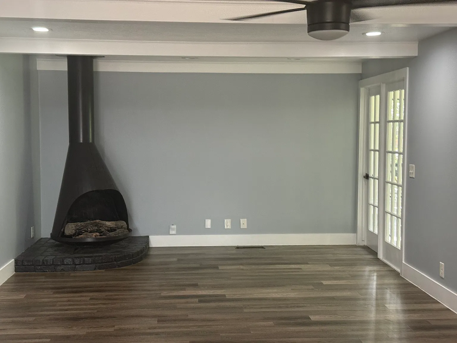 3 bed, 2386 sqft, $1,999 — Photo 4